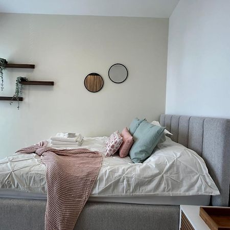 New Luxuries 3 Bedroom Apartment In J Tower 예루살렘 외부 사진